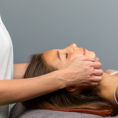 Efficacia del trattamento manipolativo osteopatico vs. trattamento craniale osteopatico nei disturbi temporo-manibolari: studio pilota